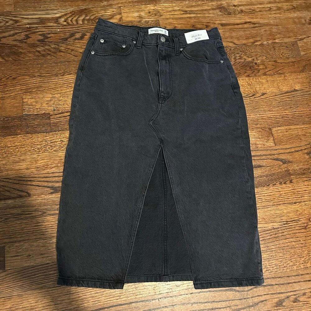 New Abercrombie & Fitch Skirt size 30